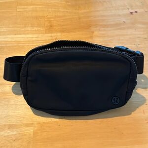 Lululemon 1L Belt Bag